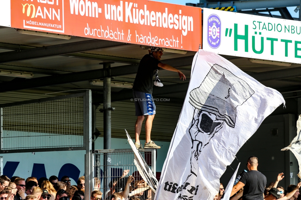 Hartberg - Sturm Graz
Oesterreichische Fussball Bundesliga, 3. Runde, TSV Hartberg - SK Sturm Graz, Stadion Hartberg, 1108.2019. 

Foto zeigt Fans von Sturm
