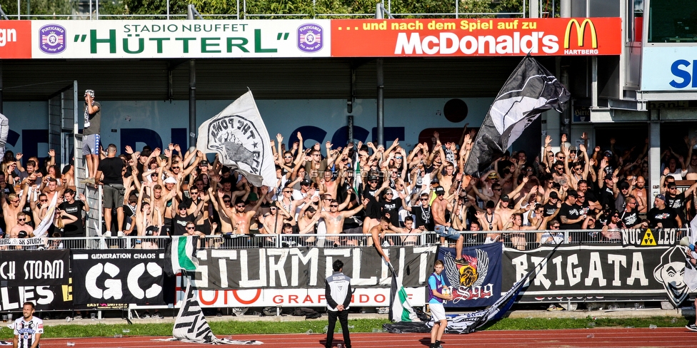 Hartberg - Sturm Graz
Oesterreichische Fussball Bundesliga, 3. Runde, TSV Hartberg - SK Sturm Graz, Stadion Hartberg, 1108.2019. 

Foto zeigt Fans von Sturm
