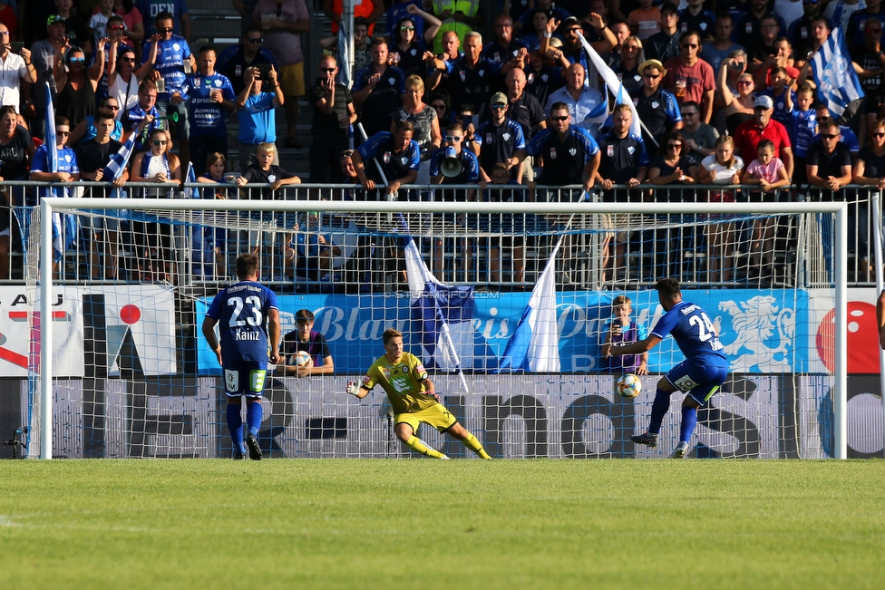 Hartberg - Sturm Graz
Oesterreichische Fussball Bundesliga, 3. Runde, TSV Hartberg - SK Sturm Graz, Stadion Hartberg, 1108.2019. 

Foto zeigt Tobias Kainz (Hartberg), Joerg Siebenhandl (Sturm) und Dario Tadic (Hartberg)
Schlüsselwörter: elfmeter tor