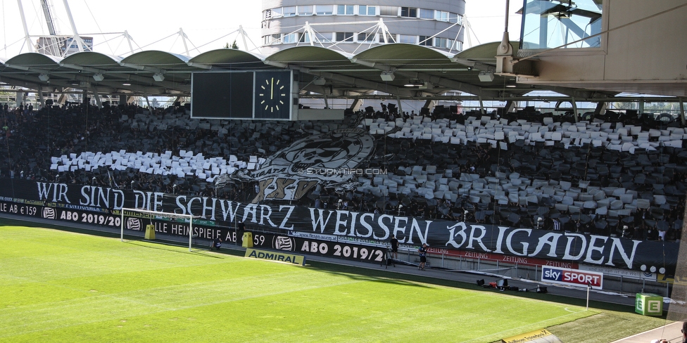 Sturm Graz - Rapid Wien
Oesterreichische Fussball Bundesliga, 4. Runde, SK Sturm Graz - SK Rapid Wien, Stadion Liebenau Graz, 18.08.2019. 

Foto zeigt Fans von Sturm mit einer Choreografie
