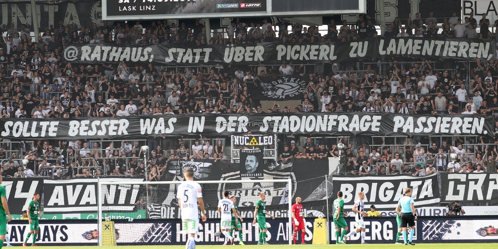 Sturm Graz - Tirol
Oesterreichische Fussball Bundesliga, 5. Runde, SK Sturm Graz - WSG Tirol, Stadion Liebenau Graz, 25.08.2019. 

Foto zeigt Fans von Sturm mit einem Spruchband
Schlüsselwörter: protest sturmstadion