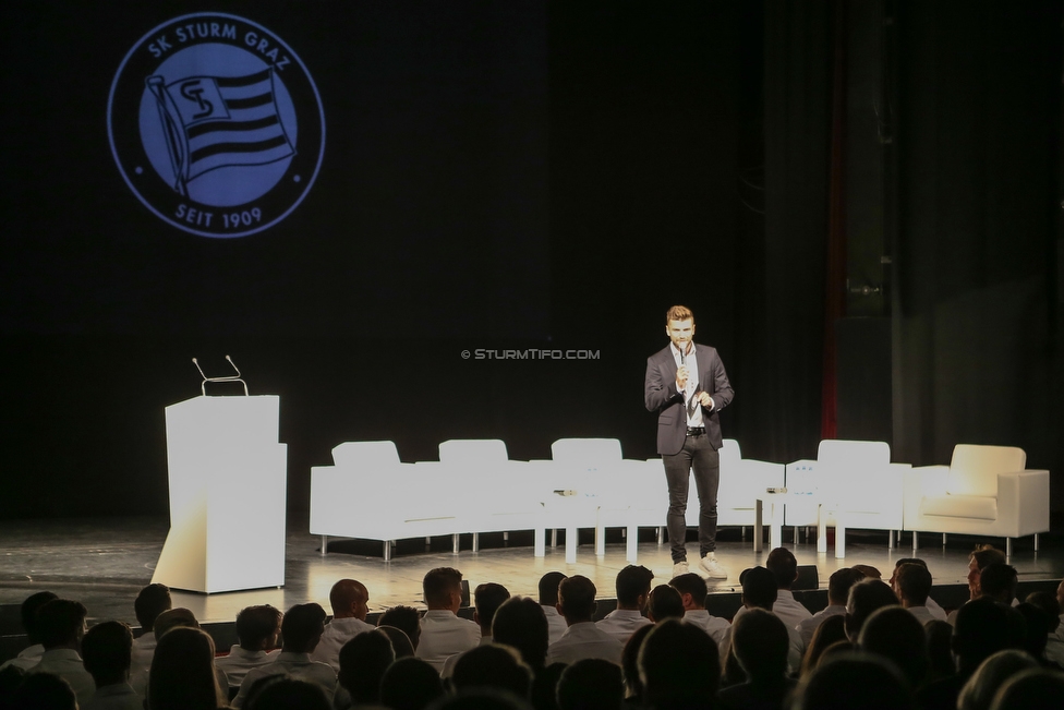 Sturm Leitbild Praesentation
SK Sturm Graz Leitbild Praesentation, Orpheum Graz, 11.09.2019.

Foto zeigt Thomas Seidl (Stadionsprecher Sturm)
