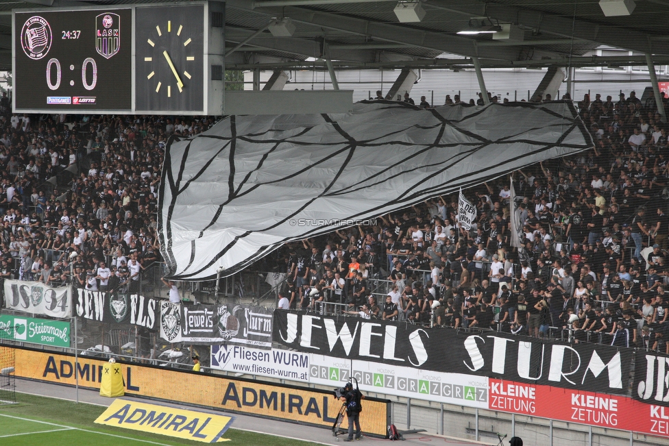 Sturm Graz - LASK
Oesterreichische Fussball Bundesliga, 7. Runde, SK Sturm Graz - LASK, Stadion Liebenau Graz, 14.09.2019. 

Foto zeigt Fans von Sturm mit einer Choreografie
Schlüsselwörter: jewels pyrotechnik