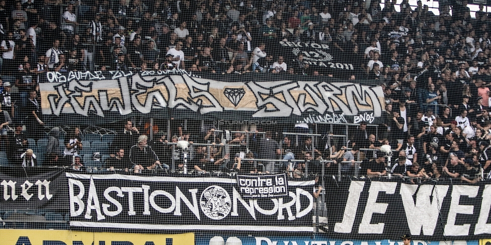 Sturm Graz - LASK
Oesterreichische Fussball Bundesliga, 7. Runde, SK Sturm Graz - LASK, Stadion Liebenau Graz, 14.09.2019. 

Foto zeigt Fans von Sturm mit einem Spruchband
Schlüsselwörter: bastion jewels