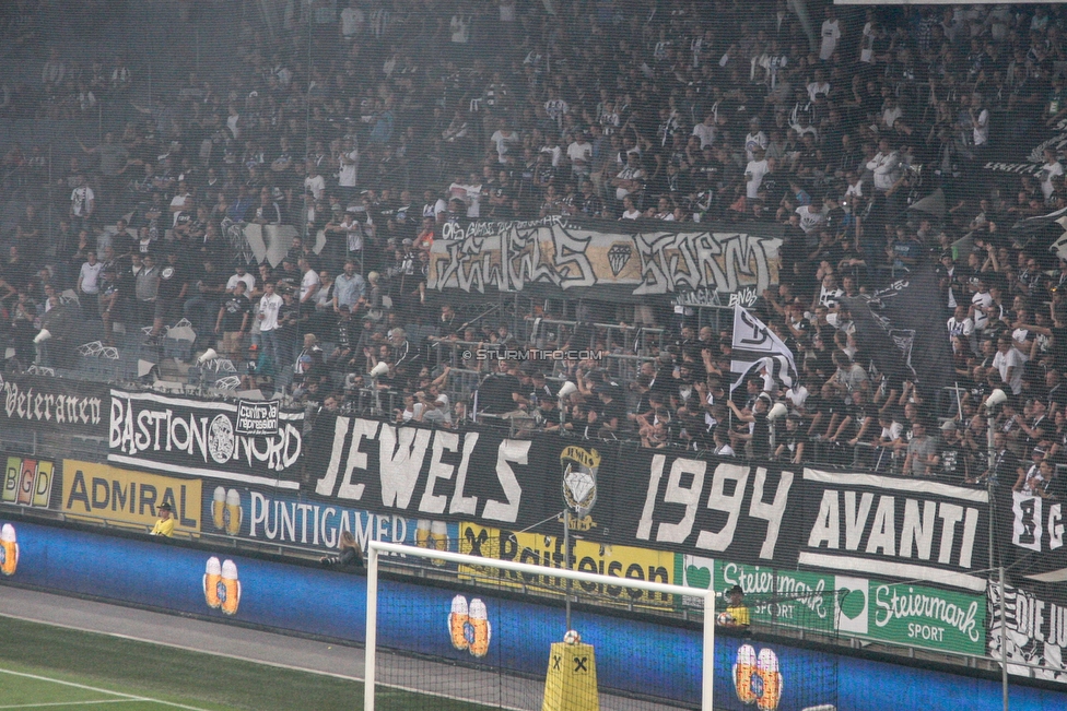 Sturm Graz - LASK
Oesterreichische Fussball Bundesliga, 7. Runde, SK Sturm Graz - LASK, Stadion Liebenau Graz, 14.09.2019. 

Foto zeigt Fans von Sturm mit einem Spruchband
Schlüsselwörter: bastion jewels