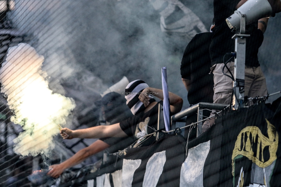 Sturm Graz - LASK
Oesterreichische Fussball Bundesliga, 7. Runde, SK Sturm Graz - LASK, Stadion Liebenau Graz, 14.09.2019. 

Foto zeigt Fans von Sturm
Schlüsselwörter: pyrotechnik jewels