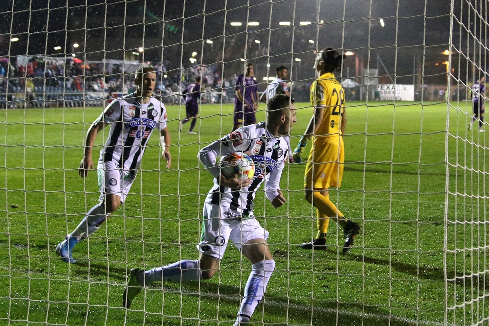 Austria Klagenfurt - Sturm Graz
OEFB Cup, 2. Runde, SK Austria Klagenfurt - SK Sturm Graz, Karawankenblick-Stadion Klagenfurt, 25.09.2019. 

Foto zeigt Bekim Balaj (Sturm), Jakob Jantscher (Sturm) und Zan Pelko (Klagenfurt)
