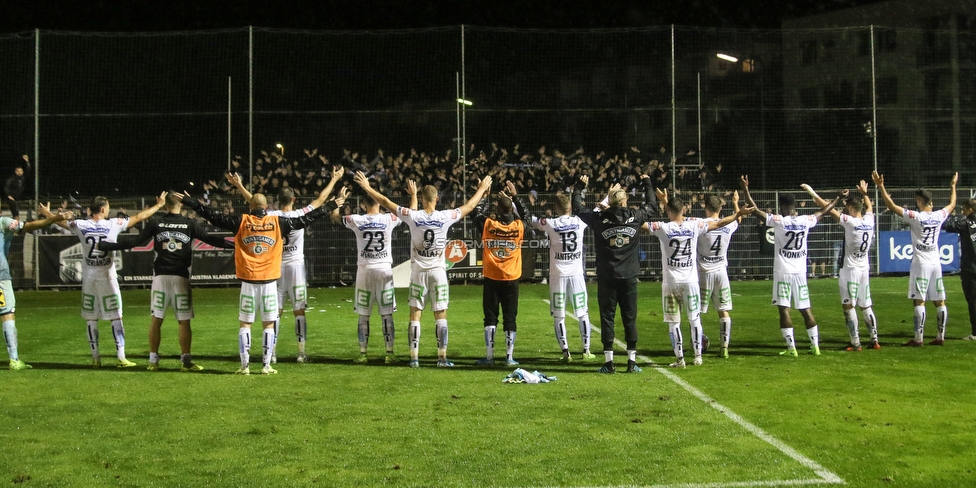 Austria Klagenfurt - Sturm Graz
OEFB Cup, 2. Runde, SK Austria Klagenfurt - SK Sturm Graz, Karawankenblick-Stadion Klagenfurt, 25.09.2019. 

Foto zeigt die Mannschaft von Sturm und Fans von Sturm
Schlüsselwörter: jubel