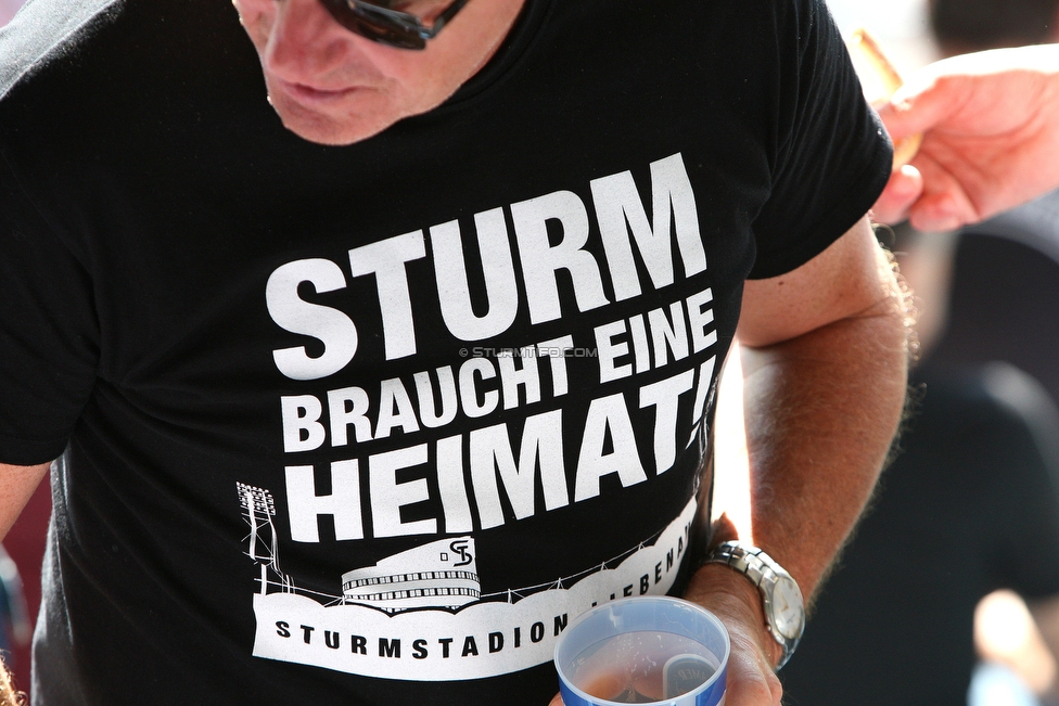 Sturm Graz - Admira Wacker
Oesterreichische Fussball Bundesliga, 9. Runde, SK Sturm Graz - FC Admira Wacker, Stadion Liebenau Graz, 29.09.2019. 

Foto zeigt ein Feature mit eine Shirt der Initiative Sturmstadion Liebenau
