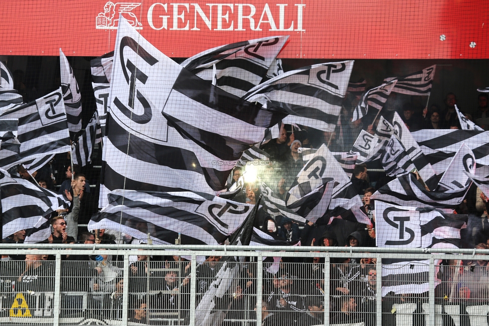 Austria Wien - Sturm Graz
Oesterreichische Fussball Bundesliga, 10. Runde, FK Austria Wien - SK Sturm Graz, Franz Horr Stadion Wien, 06.10.2019. 

Foto zeigt Fans von Sturm mit einer Choreografie
Schlüsselwörter: pyrotechnik