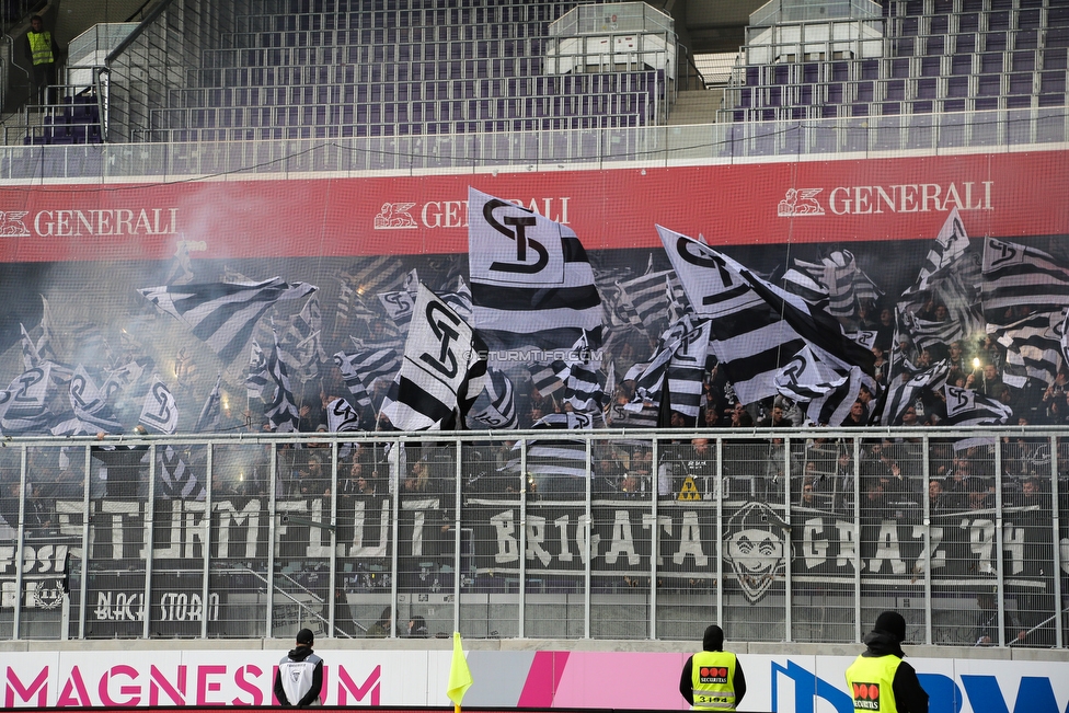 Austria Wien - Sturm Graz
Oesterreichische Fussball Bundesliga, 10. Runde, FK Austria Wien - SK Sturm Graz, Franz Horr Stadion Wien, 06.10.2019. 

Foto zeigt Fans von Sturm mit einer Choreografie
Schlüsselwörter: pyrotechnik