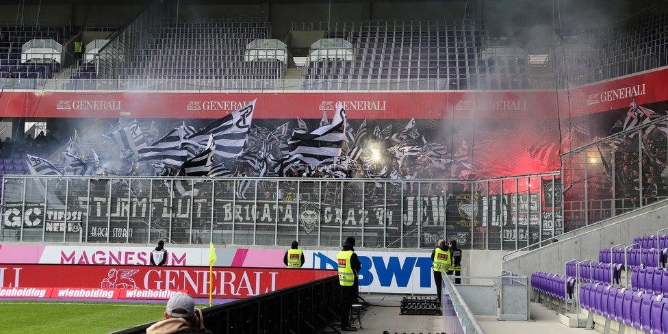 Austria Wien - Sturm Graz
Oesterreichische Fussball Bundesliga, 10. Runde, FK Austria Wien - SK Sturm Graz, Franz Horr Stadion Wien, 06.10.2019. 

Foto zeigt Fans von Sturm mit einer Choreografie
Schlüsselwörter: pyrotechnik