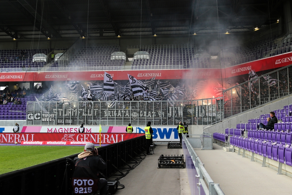 Austria Wien - Sturm Graz
Oesterreichische Fussball Bundesliga, 10. Runde, FK Austria Wien - SK Sturm Graz, Franz Horr Stadion Wien, 06.10.2019. 

Foto zeigt Fans von Sturm mit einer Choreografie
Schlüsselwörter: pyrotechnik