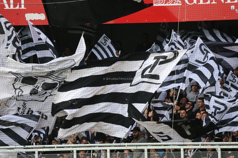 Austria Wien - Sturm Graz
Oesterreichische Fussball Bundesliga, 10. Runde, FK Austria Wien - SK Sturm Graz, Franz Horr Stadion Wien, 06.10.2019. 

Foto zeigt Fans von Sturm
