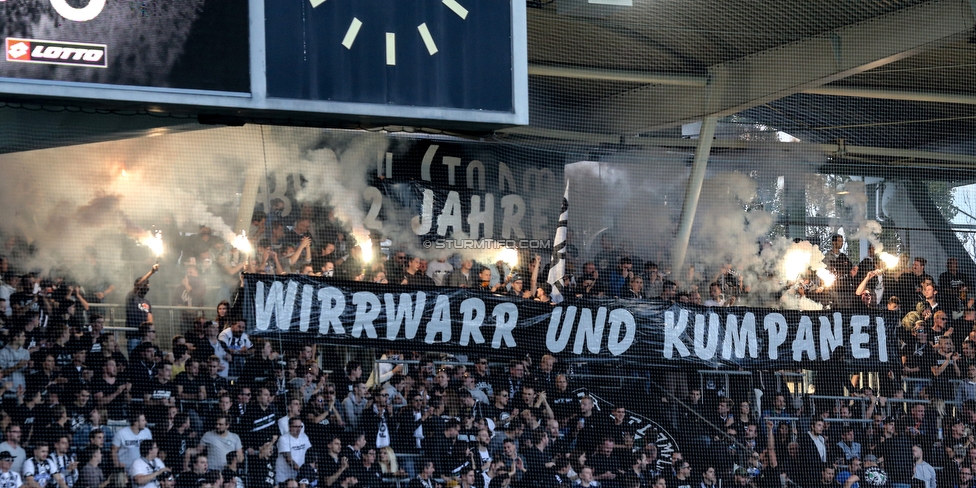 Sturm Graz - Salzburg
Oesterreichische Fussball Bundesliga, 11. Runde, SK Sturm Graz - FC RB Salzburg, Stadion Liebenau Graz, 19.10.2019. 

Foto zeigt Fans von Sturm mit einer Choreografie
Schlüsselwörter: pyrotechnik blackstorm