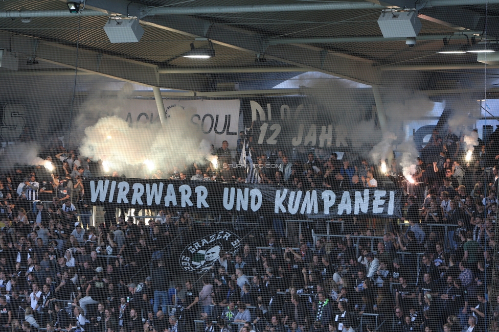 Sturm Graz - Salzburg
Oesterreichische Fussball Bundesliga, 11. Runde, SK Sturm Graz - FC RB Salzburg, Stadion Liebenau Graz, 19.10.2019. 

Foto zeigt Fans von Sturm mit einer Choreografie
Schlüsselwörter: blackstorm pyrotechnik