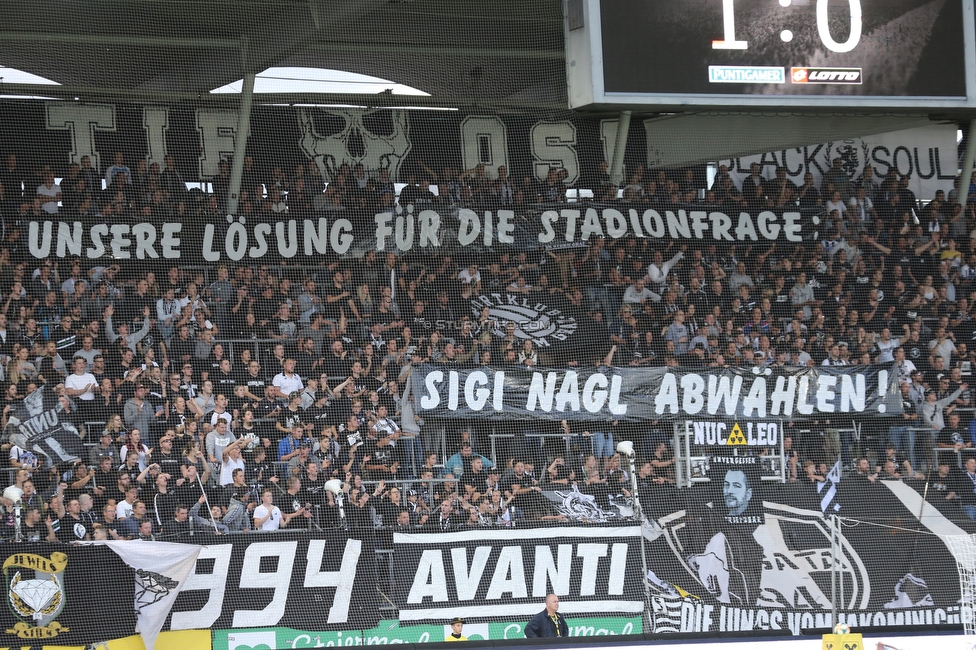 Sturm Graz - Salzburg
Oesterreichische Fussball Bundesliga, 11. Runde, SK Sturm Graz - FC RB Salzburg, Stadion Liebenau Graz, 19.10.2019. 

Foto zeigt Fans von Sturm mit einem Spruchband
Schlüsselwörter: protest sturmstadion