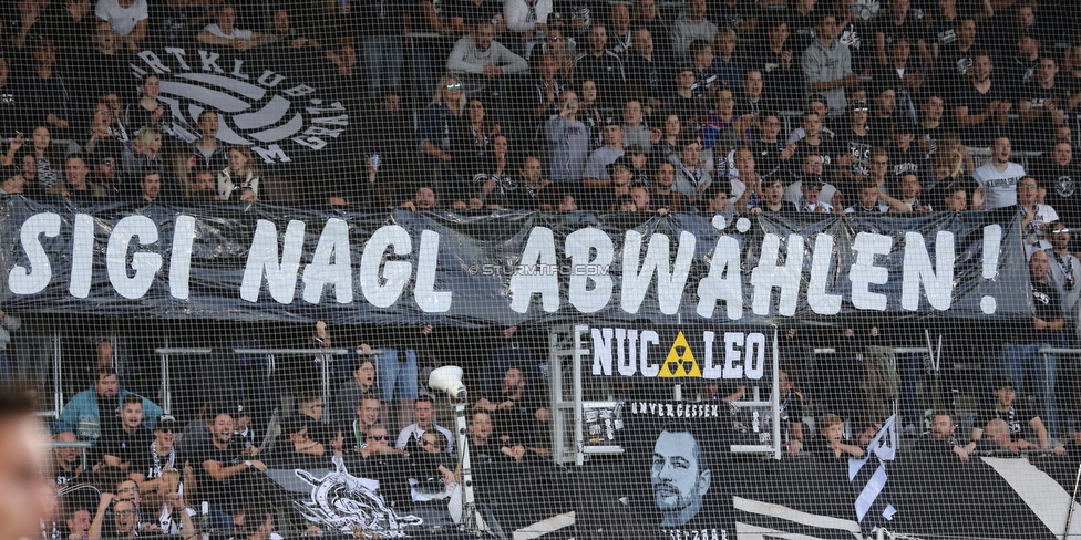 Sturm Graz - Salzburg
Oesterreichische Fussball Bundesliga, 11. Runde, SK Sturm Graz - FC RB Salzburg, Stadion Liebenau Graz, 19.10.2019. 

Foto zeigt Fans von Sturm mit einem Spruchband
Schlüsselwörter: protest sturmstadion