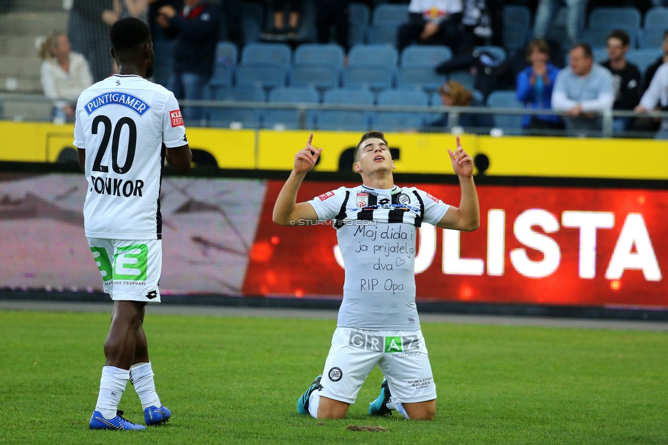 Sturm Graz - Salzburg
Oesterreichische Fussball Bundesliga, 11. Runde, SK Sturm Graz - FC RB Salzburg, Stadion Liebenau Graz, 19.10.2019. 

Foto zeigt Isaac Donkor (Sturm) und Ivan Ljubic (Sturm)
Schlüsselwörter: torjubel