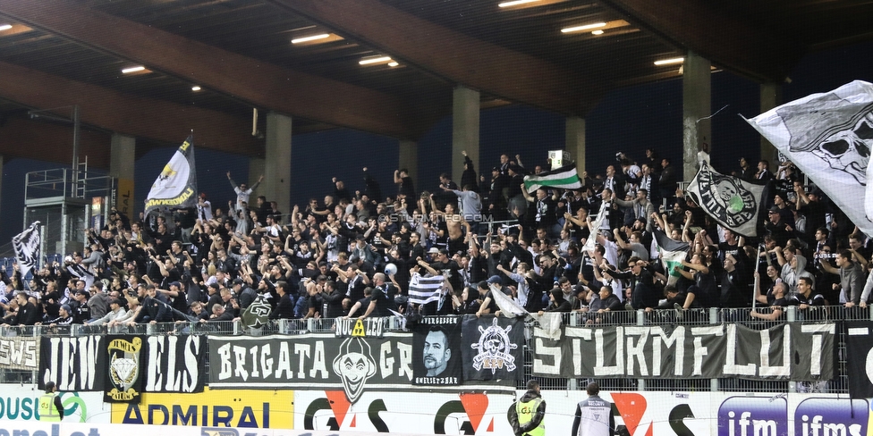 St. Poelten - Sturm Graz
Oesterreichische Fussball Bundesliga, 12. Runde, SKN St. Poelten - SK Sturm Graz, Arena St. Poelten, 26.10.2019. 

Foto zeigt Fans von Sturm
