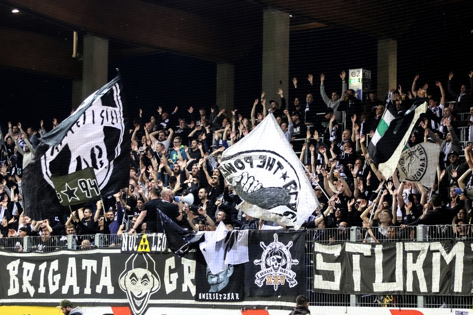 St. Poelten - Sturm Graz
Oesterreichische Fussball Bundesliga, 12. Runde, SKN St. Poelten - SK Sturm Graz, Arena St. Poelten, 26.10.2019. 

Foto zeigt Fans von Sturm
