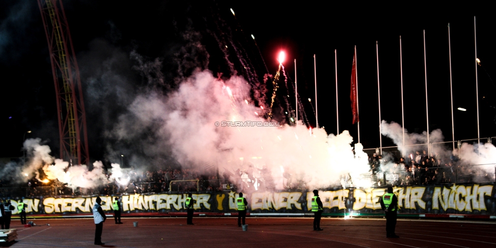 Kapfenberg - Sturm Graz
OEFB Cup, Achtelfinale, Kapfenberger SV - SK Sturm Graz, Franz-Fekete-Stadion Kapfenberg, 29.10.2019. 

Foto zeigt Fans von Sturm mit einer Choreografie
Schlüsselwörter: pyrotechnik