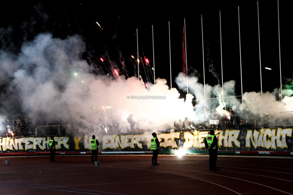 Kapfenberg - Sturm Graz
OEFB Cup, Achtelfinale, Kapfenberger SV - SK Sturm Graz, Franz-Fekete-Stadion Kapfenberg, 29.10.2019. 

Foto zeigt Fans von Sturm mit einer Choreografie
Schlüsselwörter: pyrotechnik