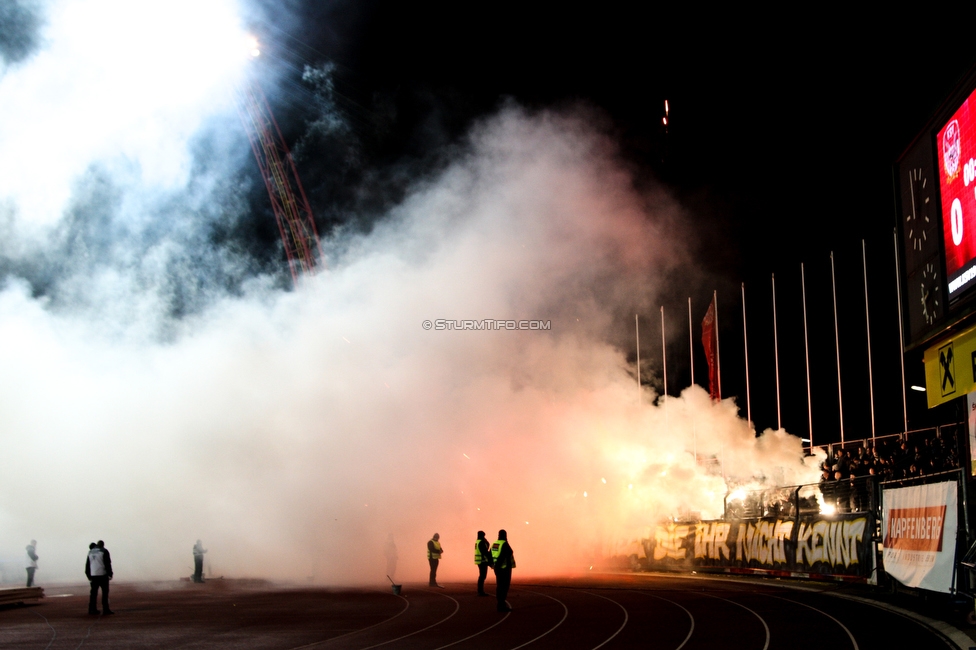 Kapfenberg - Sturm Graz
OEFB Cup, Achtelfinale, Kapfenberger SV - SK Sturm Graz, Franz-Fekete-Stadion Kapfenberg, 29.10.2019. 

Foto zeigt Fans von Sturm mit einer Choreografie
Schlüsselwörter: pyrotechnik