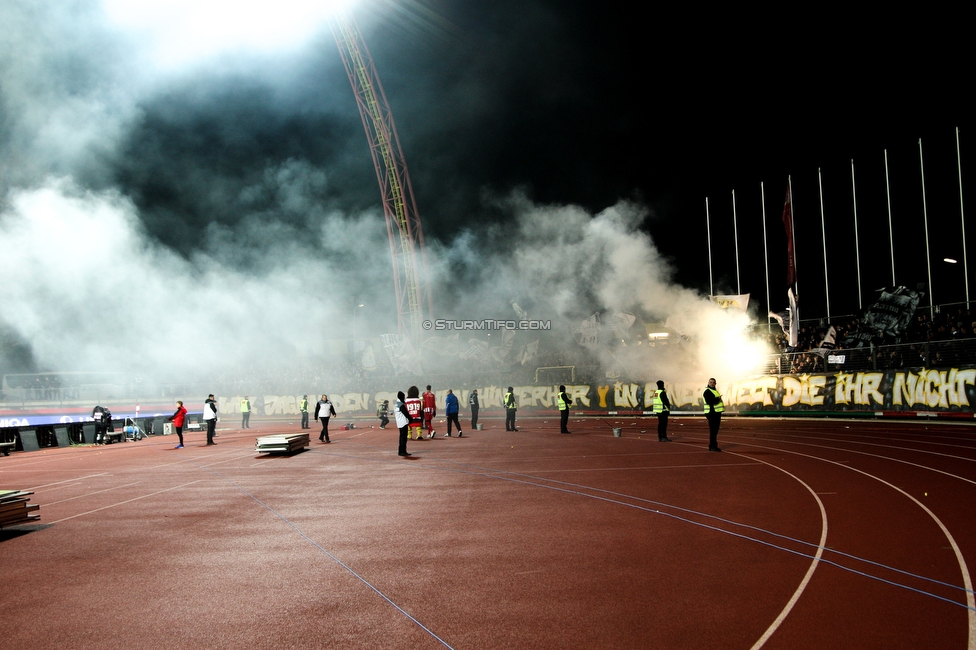 Kapfenberg - Sturm Graz
OEFB Cup, Achtelfinale, Kapfenberger SV - SK Sturm Graz, Franz-Fekete-Stadion Kapfenberg, 29.10.2019. 

Foto zeigt Fans von Sturm
Schlüsselwörter: pyrotechnik