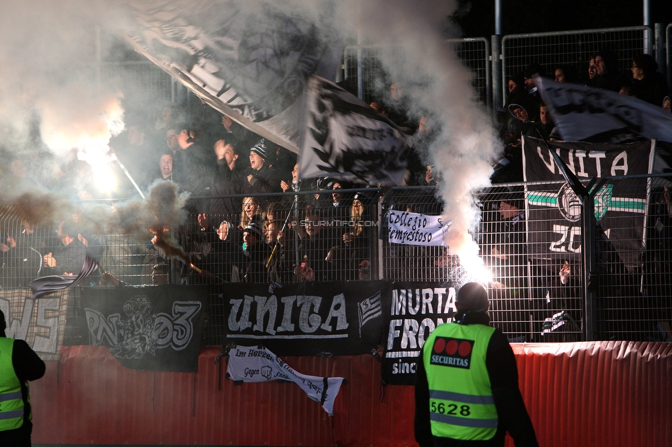 Kapfenberg - Sturm Graz
OEFB Cup, Achtelfinale, Kapfenberger SV - SK Sturm Graz, Franz-Fekete-Stadion Kapfenberg, 29.10.2019. 

Foto zeigt Fans von Sturm
Schlüsselwörter: pyrotechnik