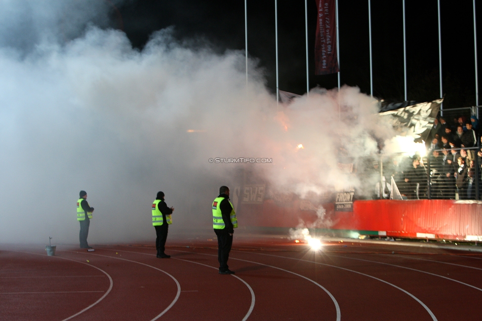 Kapfenberg - Sturm Graz
OEFB Cup, Achtelfinale, Kapfenberger SV - SK Sturm Graz, Franz-Fekete-Stadion Kapfenberg, 29.10.2019. 

Foto zeigt Fans von Sturm
Schlüsselwörter: pyrotechnik