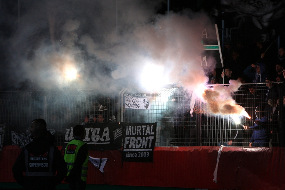 Kapfenberg - Sturm Graz
OEFB Cup, Achtelfinale, Kapfenberger SV - SK Sturm Graz, Franz-Fekete-Stadion Kapfenberg, 29.10.2019. 

Foto zeigt Fans von Sturm
Schlüsselwörter: pyrotechnik