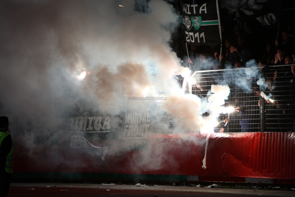 Kapfenberg - Sturm Graz
OEFB Cup, Achtelfinale, Kapfenberger SV - SK Sturm Graz, Franz-Fekete-Stadion Kapfenberg, 29.10.2019. 

Foto zeigt Fans von Sturm
Schlüsselwörter: pyrotechnik