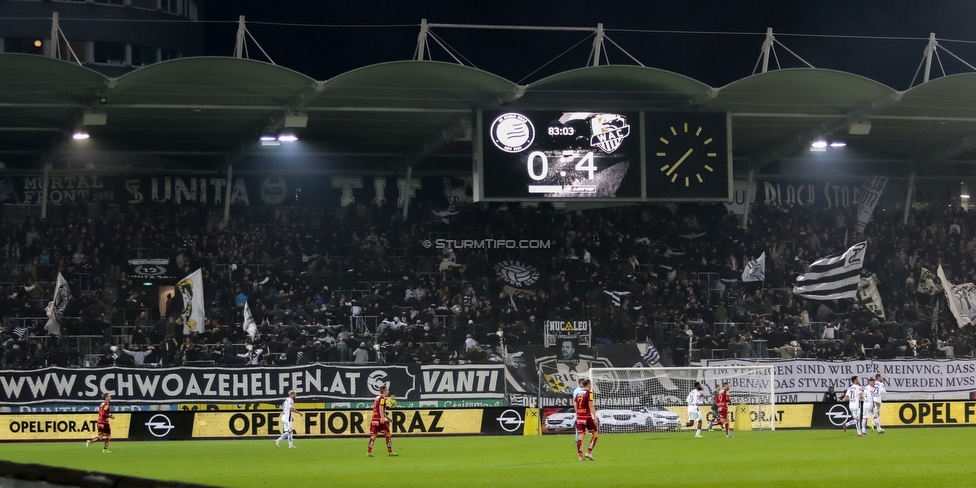 Sturm Graz - Wolfsberg
Oesterreichische Fussball Bundesliga, 13. Runde, SK Sturm Graz - Wolfsberger AC, Stadion Liebenau Graz, 02.11.2019. 

Foto zeigt Fans von Sturm
Schlüsselwörter: schwoazehelfen sturmstadion