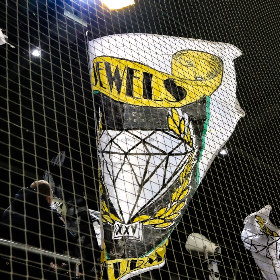 Sturm Graz - Hartberg
Oesterreichische Fussball Bundesliga, 14. Runde, SK Sturm Graz - TSV Hartberg, Stadion Liebenau Graz, 09.11.2019. 

Foto zeigt Fans von Sturm
Schlüsselwörter: jewels