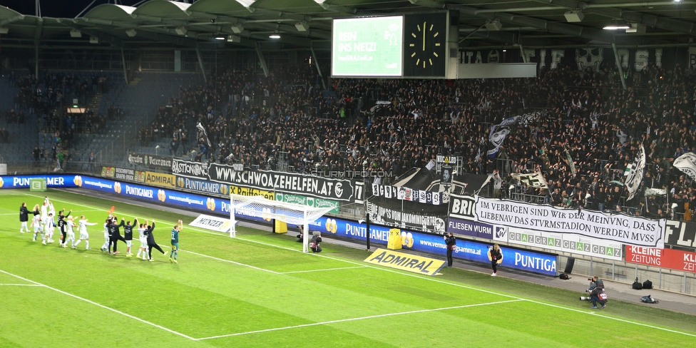 Sturm Graz - Hartberg
Oesterreichische Fussball Bundesliga, 14. Runde, SK Sturm Graz - TSV Hartberg, Stadion Liebenau Graz, 09.11.2019. 

Foto zeigt die Mannschaft von Sturm und Fans von Sturm
Schlüsselwörter: jubel