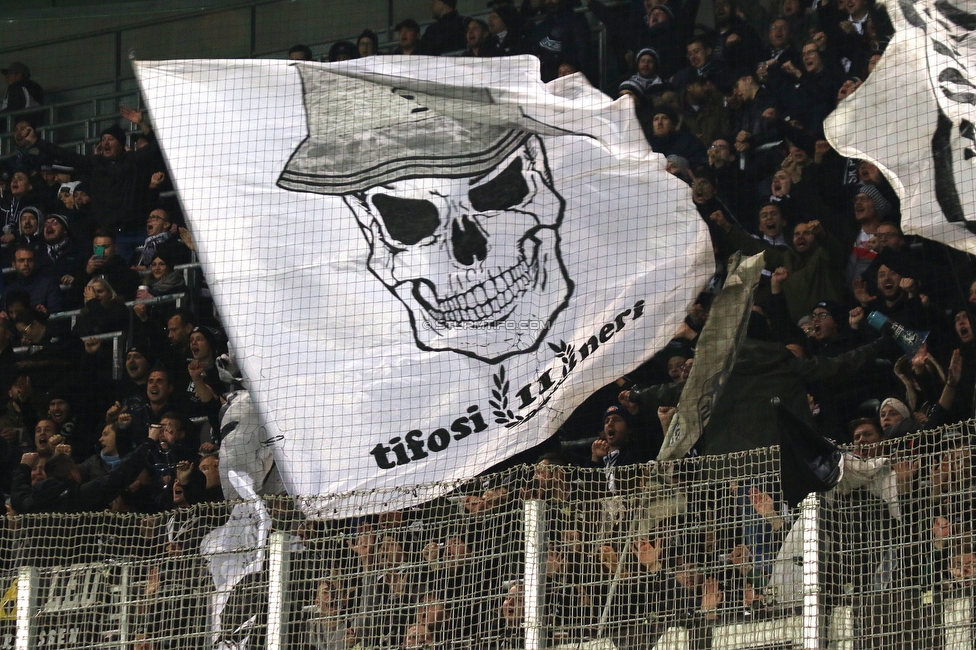 Rapid Wien - Sturm Graz
Oesterreichische Fussball Bundesliga, 15. Runde, SK Rapid Wien - SK Sturm Graz, Weststadion Wien, 24.11.2019. 

Foto zeigt Fans von Sturm
Schlüsselwörter: tifosi