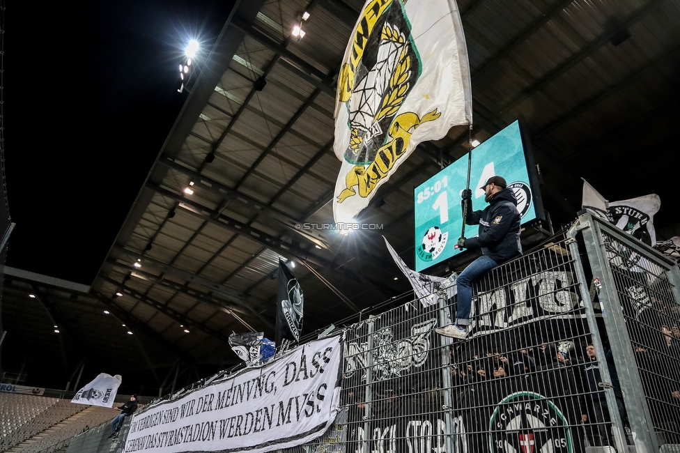 WSG Tirol - Sturm Graz
Oesterreichische Fussball Bundesliga, 16. Runde, WSG Tirol - SK Sturm Graz, Tivoli Neu Innsbruck, 30.11.2019. 

Foto zeigt Fans von Sturm mit einem Spruchband
Schlüsselwörter: protest sturmstadion jewels