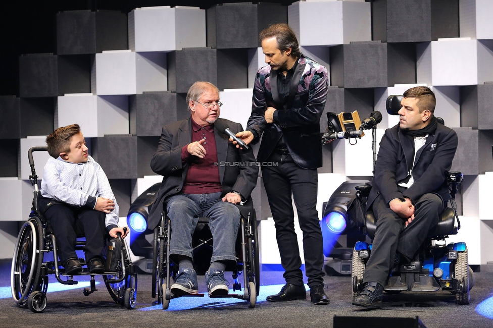 110 Jahre Sturmgeist Gala
110 Jahre Sturmgeist Gala, Helmut List Halle Graz, 03.12.2019.

Foto zeigt die Inklusionsbotschafter von Sturm und Michael Ostrowski (Moderator)
