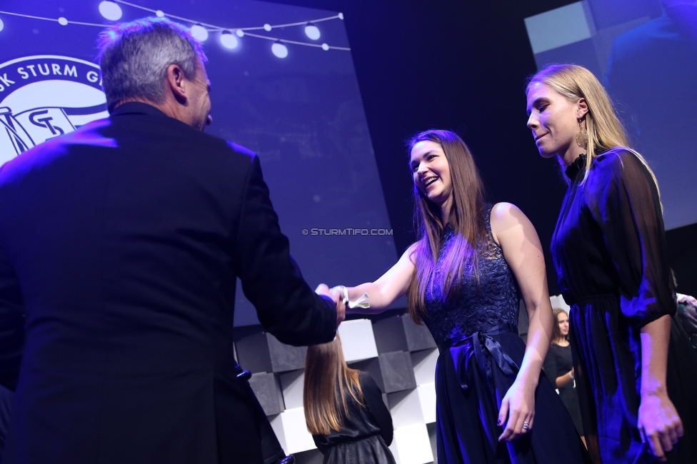 110 Jahre Sturmgeist Gala
110 Jahre Sturmgeist Gala, Helmut List Halle Graz, 03.12.2019.

Foto zeigt Christian Jauk (Praesident Sturm), Anna Malle (Sturm Damen) und Celina Degen (Sturm Damen)
