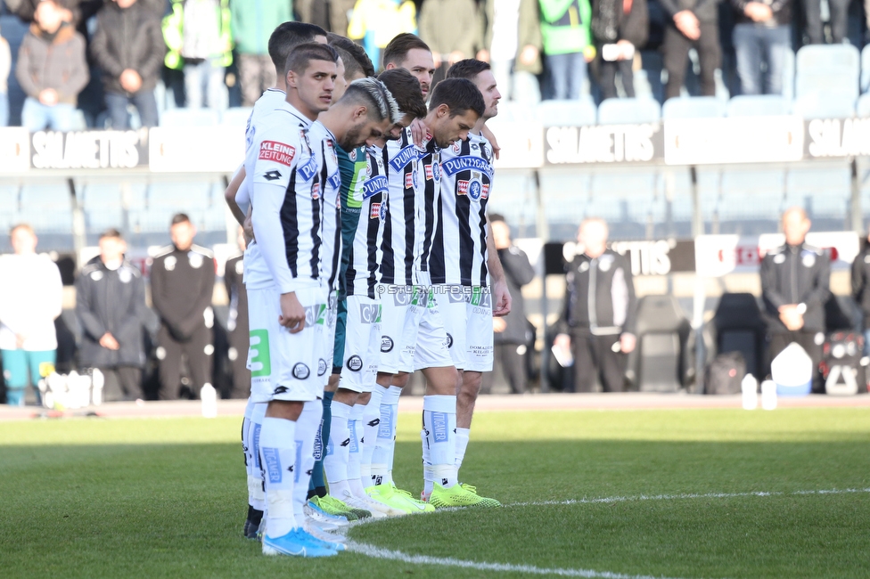 Sturm Graz - Altach
Oesterreichische Fussball Bundesliga, 17. Runde, SK Sturm Graz - SCR Altach, Stadion Liebenau Graz, 08.12.2019. 

Foto zeigt die Mannschaft von Sturm bei einer Trauerminute
