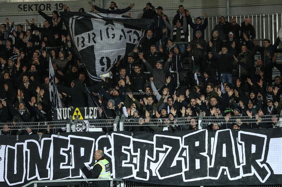 LASK - Sturm Graz
Oesterreichische Fussball Bundesliga, 18. Runde, LASK - SK Sturm Graz, Waldstadion Pasching, 15.12.2019. 

Foto zeigt Fans von Sturm mit einem Spruchband
Schlüsselwörter: heimo