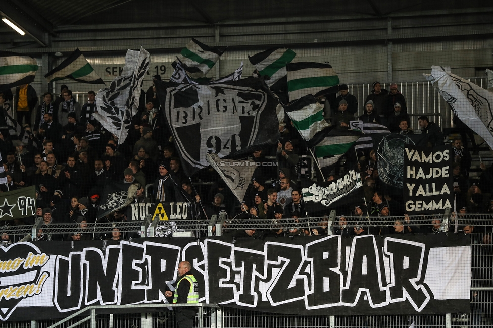 LASK - Sturm Graz
Oesterreichische Fussball Bundesliga, 18. Runde, LASK - SK Sturm Graz, Waldstadion Pasching, 15.12.2019. 

Foto zeigt Fans von Sturm mit einem Spruchband
Schlüsselwörter: heimo