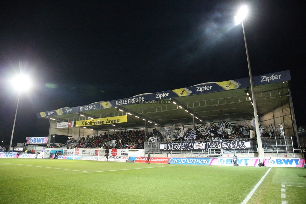 LASK - Sturm Graz
Oesterreichische Fussball Bundesliga, 18. Runde, LASK - SK Sturm Graz, Waldstadion Pasching, 15.12.2019. 

Foto zeigt Fans von Sturm mit einem Spruchband
Schlüsselwörter: heimo