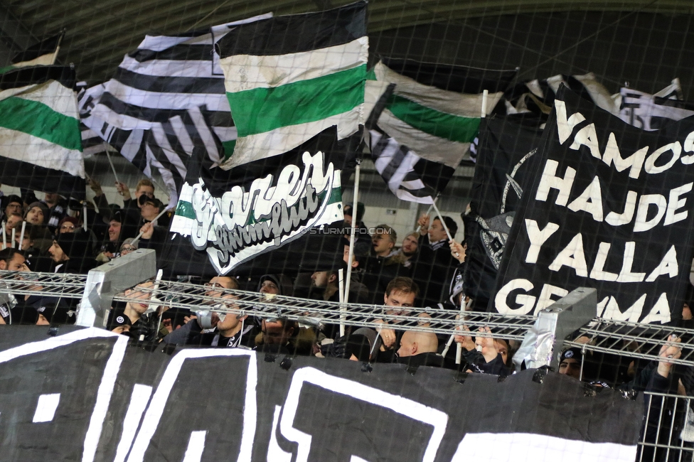 LASK - Sturm Graz
Oesterreichische Fussball Bundesliga, 18. Runde, LASK - SK Sturm Graz, Waldstadion Pasching, 15.12.2019. 

Foto zeigt Fans von Sturm mit einem Spruchband
Schlüsselwörter: heimo