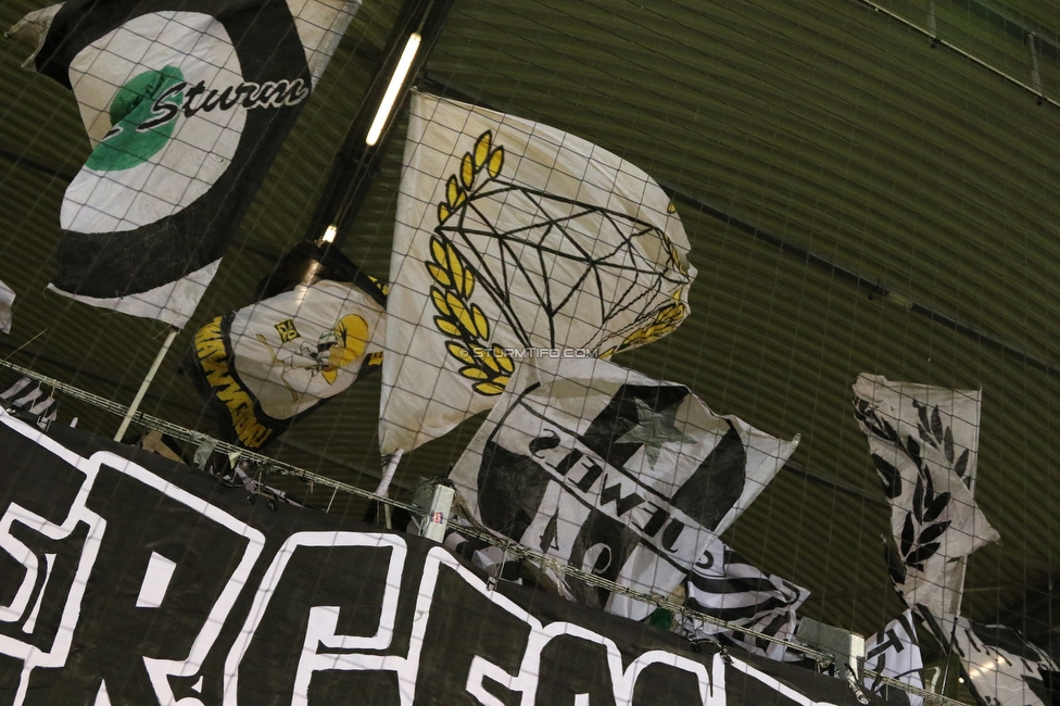 LASK - Sturm Graz
Oesterreichische Fussball Bundesliga, 18. Runde, LASK - SK Sturm Graz, Waldstadion Pasching, 15.12.2019. 

Foto zeigt Fans von Sturm mit einem Spruchband
Schlüsselwörter: heimo