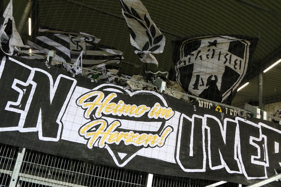 LASK - Sturm Graz
Oesterreichische Fussball Bundesliga, 18. Runde, LASK - SK Sturm Graz, Waldstadion Pasching, 15.12.2019. 

Foto zeigt Fans von Sturm mit einem Spruchband
Schlüsselwörter: heimo