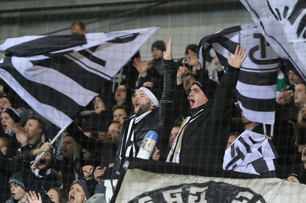 LASK - Sturm Graz
Oesterreichische Fussball Bundesliga, 18. Runde, LASK - SK Sturm Graz, Waldstadion Pasching, 15.12.2019. 

Foto zeigt Fans von Sturm
Schlüsselwörter: vorsaenger brigata