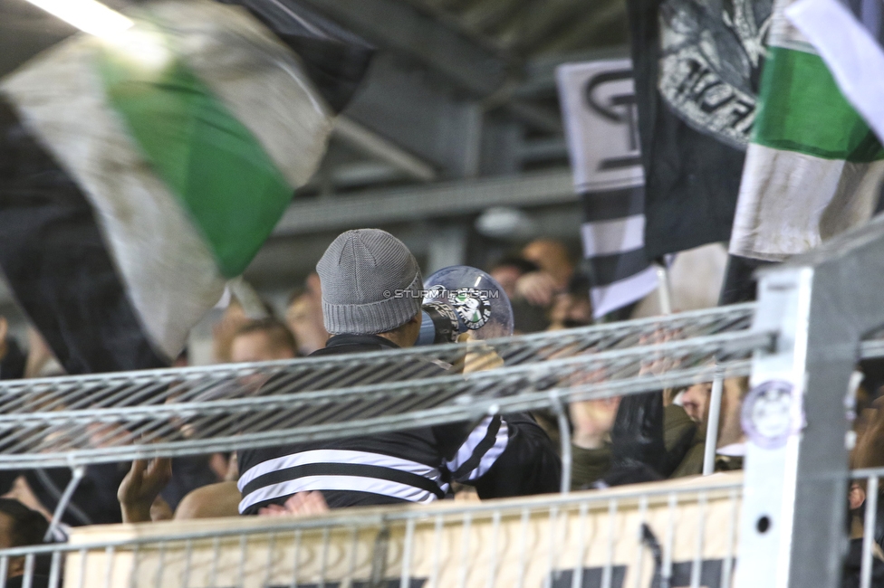 LASK - Sturm Graz
Oesterreichische Fussball Bundesliga, 18. Runde, LASK - SK Sturm Graz, Waldstadion Pasching, 15.12.2019. 

Foto zeigt Fans von Sturm
Schlüsselwörter: vorsaenger sturmflut