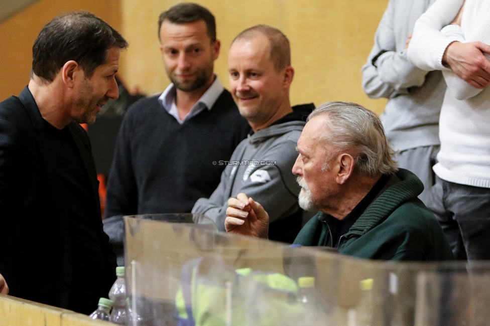 10. Sturm Nachwuchscup
SK Sturm Graz Nachwuchscup, ASVOE Halle Graz, 04.01.2020.

Foto zeigt Franco Foda (Cheftrainer AUT) und Ivica Osim (ehem. Trainer Sturm)
